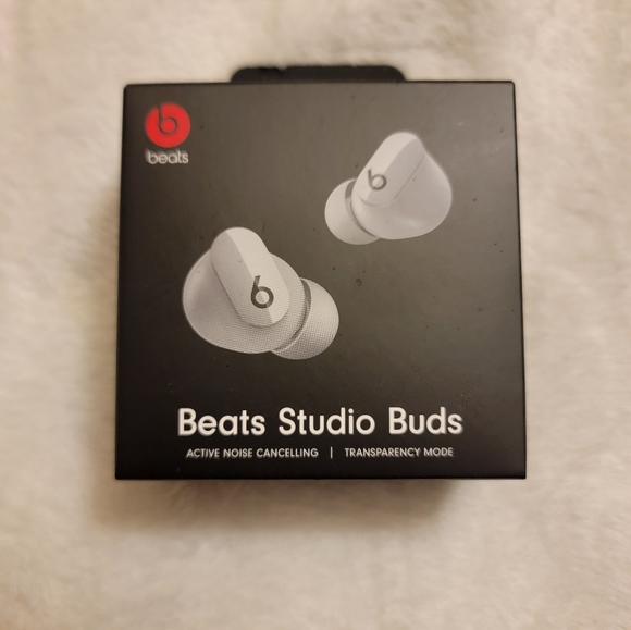 Beats by Dre Other - Beats by Dre earbuds, gray, added a pic of mine that are the same exact kind